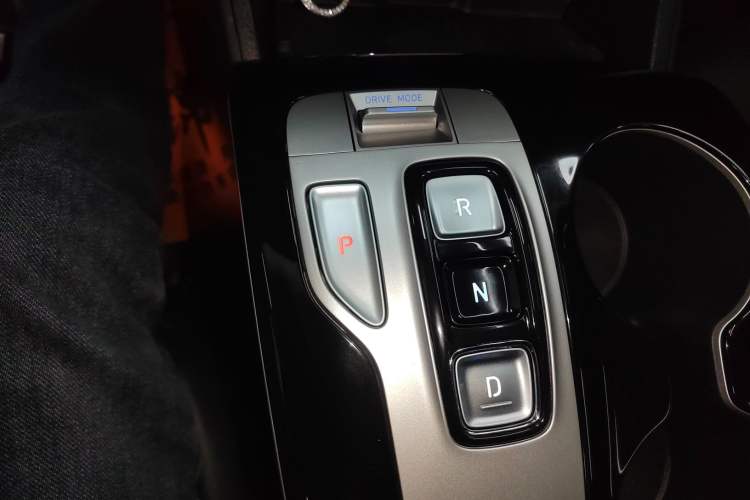 Used Hyundai Tucson 2023 Tucson L 1.5T Automatic Two-Wheel Drive LUX Prestige Edition Gear Lever
