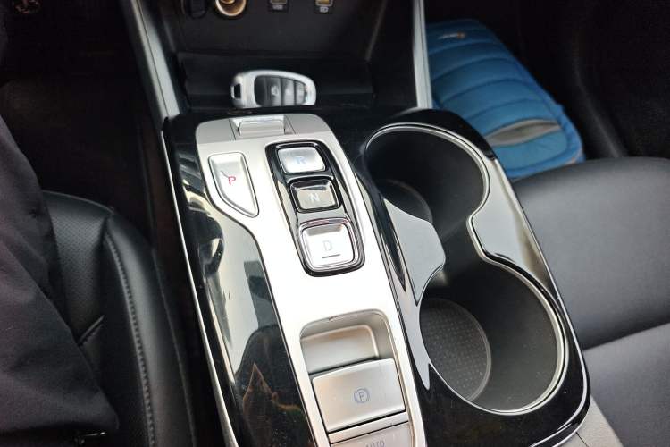 Used Hyundai Tucson 2023 Tucson L 1.5T Automatic Two-Wheel Drive LUX Prestige Edition Gear Lever