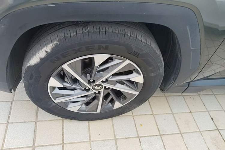 Used Hyundai Tucson 2023 Tucson L 1.5T Automatic Two-Wheel Drive GLX Elite Edition Left Front Wheel Hub