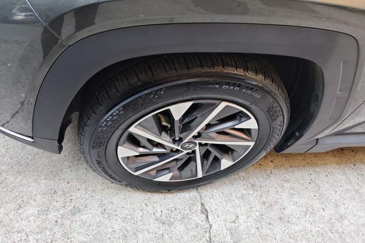 Used Hyundai Tucson 2023 Tucson L 1.5T Automatic Two-Wheel Drive GLX Elite Edition Left Front Wheel Hub