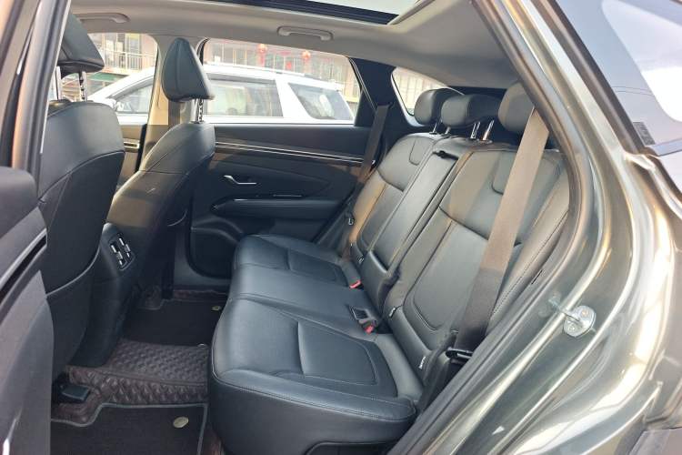 Used Hyundai Tucson 2023 Tucson L 1.5T Automatic Two-Wheel Drive LUX Prestige Edition Left Rear Seat