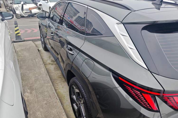 Used Hyundai Tucson 2023 Tucson L 1.5T Automatic Two-Wheel Drive DLX Luxury Edition Left Side