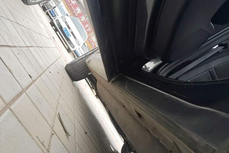 Used Hyundai Tucson 2023 Tucson L 1.5T Automatic Two-Wheel Drive GLX Elite Edition Left Side Sill