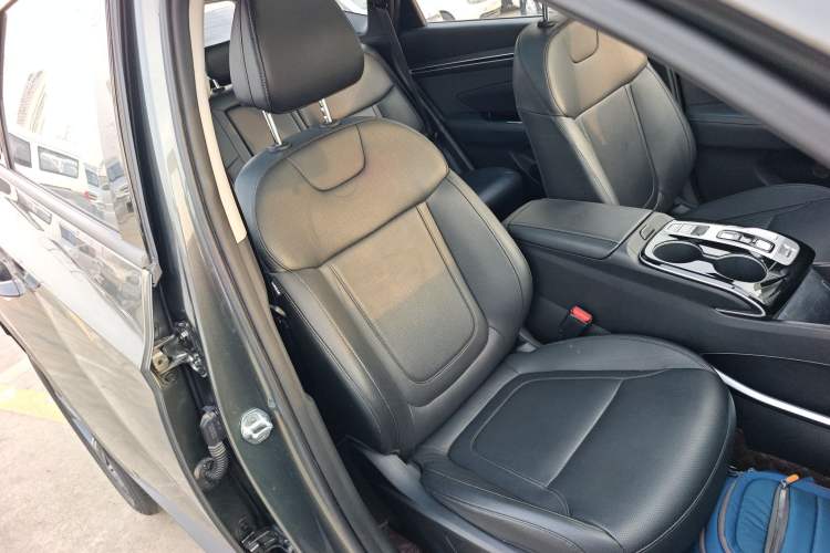 Used Hyundai Tucson 2023 Tucson L 1.5T Automatic Two-Wheel Drive LUX Prestige Edition Right Front Seat