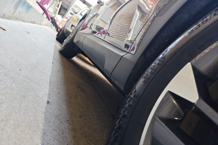 Used Hyundai Tucson 2023 Tucson L 1.5T Automatic Two-Wheel Drive GLX Elite Edition Right Side Sill