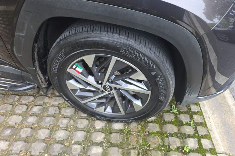 Used Hyundai Tucson 2023 Tucson L 1.5T Automatic Two-Wheel Drive GLX Elite Edition Right Front Wheel Hub