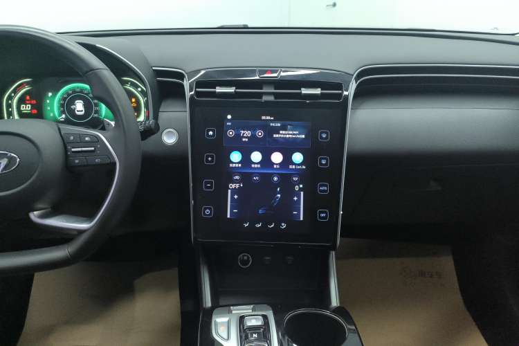 Used Hyundai Tucson 2023 Tucson L 1.5T Automatic Two-Wheel Drive GLX Elite Edition Audio And AC Panel