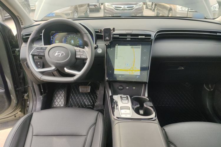 Used Hyundai Tucson 2023 Tucson L 1.5T Automatic Two-Wheel Drive DLX Luxury Edition Center Console