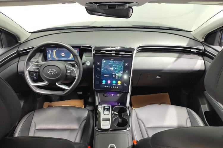 Used Hyundai Tucson 2023 Tucson L 1.5T Automatic Two-Wheel Drive LUX Prestige Edition Center Console