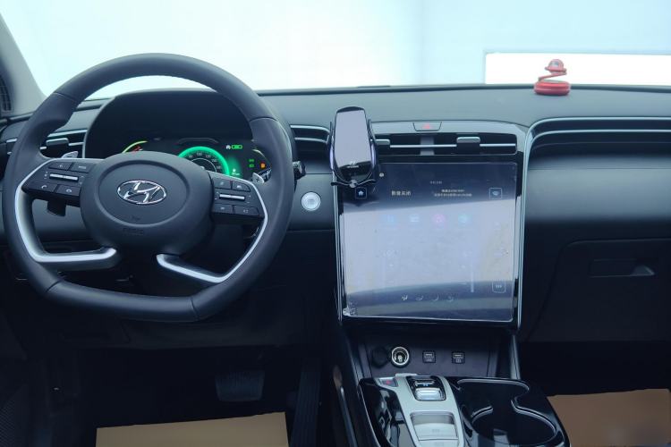 Used Hyundai Tucson 2023 Tucson L 1.5T Automatic Two-Wheel Drive GLX Elite Edition Center Console