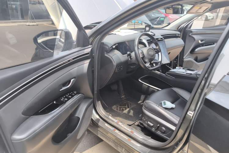 Used Hyundai Tucson 2023 Tucson L 1.5T Automatic Two-Wheel Drive LUX Prestige Edition Driver Seat