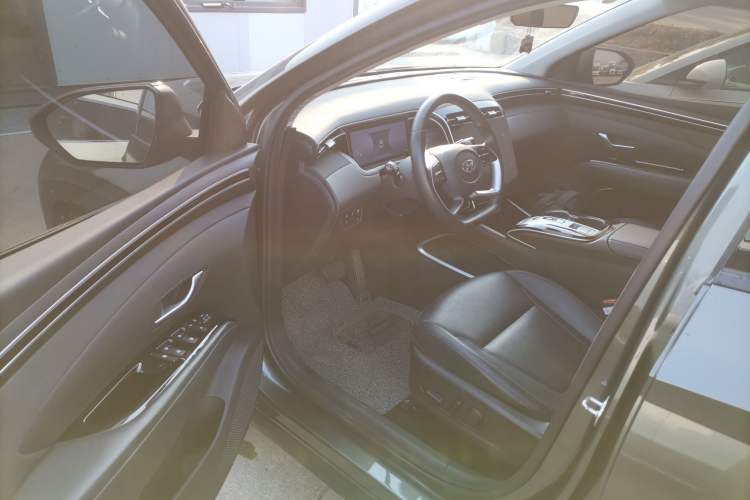 Used Hyundai Tucson 2023 Tucson L 1.5T Automatic Two-Wheel Drive LUX Prestige Edition Driver Seat