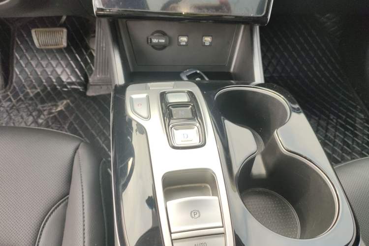 Used Hyundai Tucson 2023 Tucson L 1.5T Automatic Two-Wheel Drive DLX Luxury Edition Gear Lever