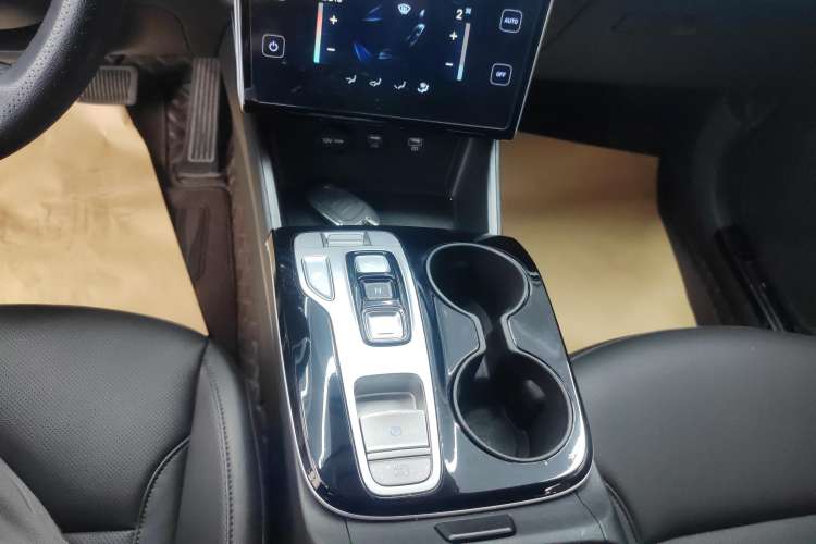 Used Hyundai Tucson 2023 Tucson L 1.5T Automatic Two-Wheel Drive GLX Elite Edition Gear Lever