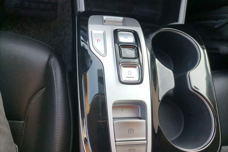 Used Hyundai Tucson 2023 Tucson L 1.5T Automatic Two-Wheel Drive LUX Prestige Edition Gear Lever