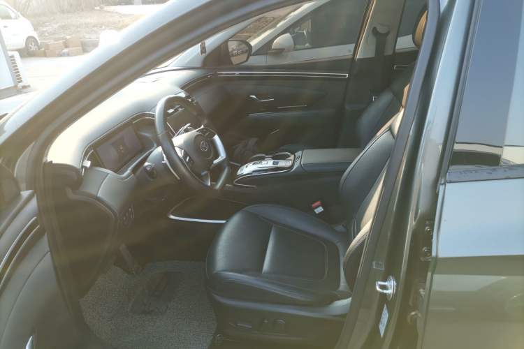 Used Hyundai Tucson 2023 Tucson L 1.5T Automatic Two-Wheel Drive LUX Prestige Edition Left Front Seat