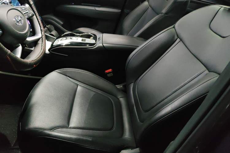 Used Hyundai Tucson 2023 Tucson L 1.5T Automatic Two-Wheel Drive DLX Luxury Edition Left Front Seat