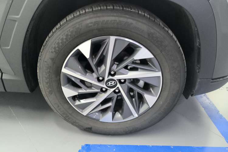 Used Hyundai Tucson 2023 Tucson L 1.5T Automatic Two-Wheel Drive GLX Elite Edition Left Front Wheel Hub