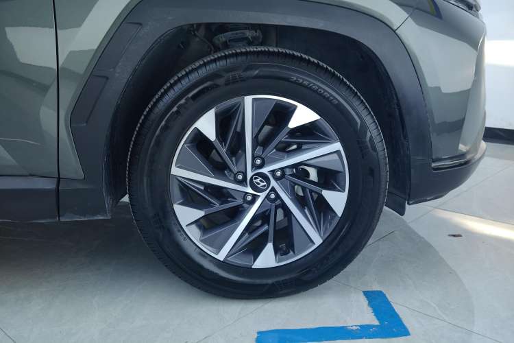 Used Hyundai Tucson 2023 Tucson L 1.5T Automatic Two-Wheel Drive GLX Elite Edition Left Front Wheel Hub