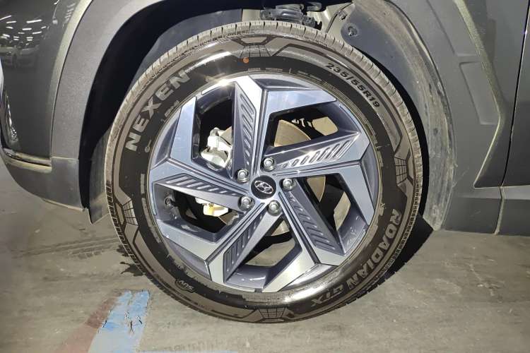 Used Hyundai Tucson 2023 Tucson L 1.5T Automatic Two-Wheel Drive LUX Prestige Edition Left Rear Wheel Hub