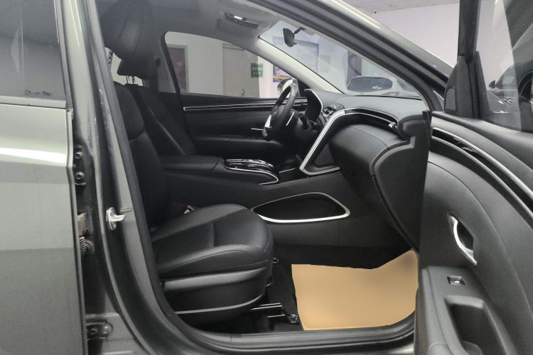 Used Hyundai Tucson 2023 Tucson L 1.5T Automatic Two-Wheel Drive GLX Elite Edition Right Front Seat