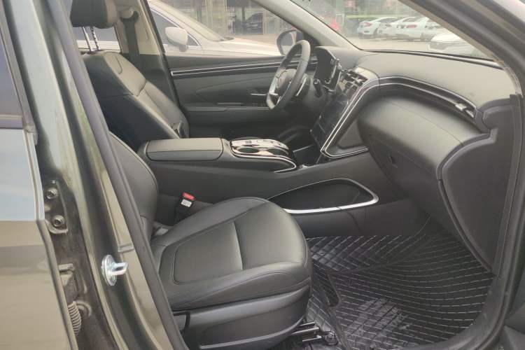 Used Hyundai Tucson 2023 Tucson L 1.5T Automatic Two-Wheel Drive DLX Luxury Edition Right Front Seat