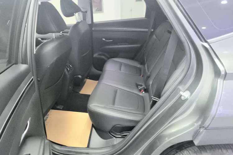 Used Hyundai Tucson 2023 Tucson L 1.5T Automatic Two-Wheel Drive GLX Elite Edition Right Rear Seat