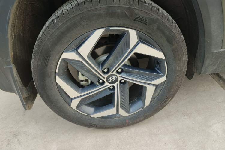 Used Hyundai Tucson 2023 Tucson L 1.5T Automatic Two-Wheel Drive DLX Luxury Edition Right Rear Wheel Hub