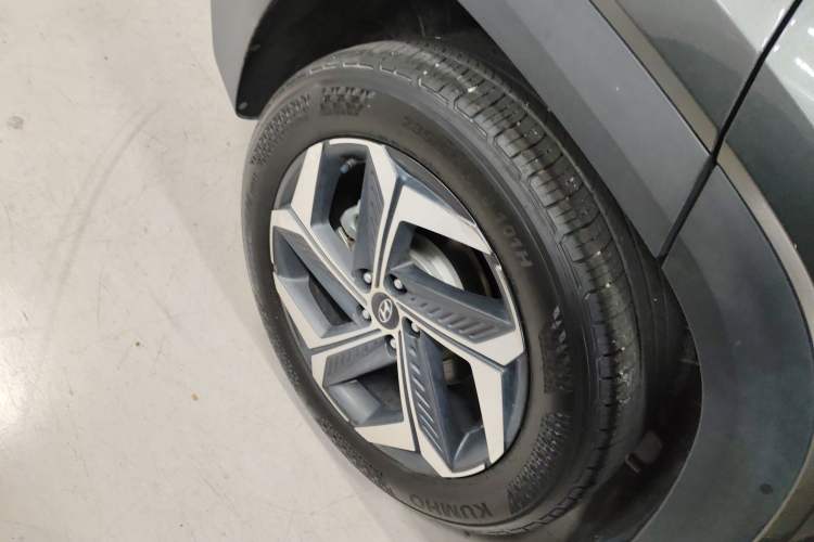 Used Hyundai Tucson 2023 Tucson L 1.5T Automatic Two-Wheel Drive DLX Luxury Edition Right Rear Wheel Hub