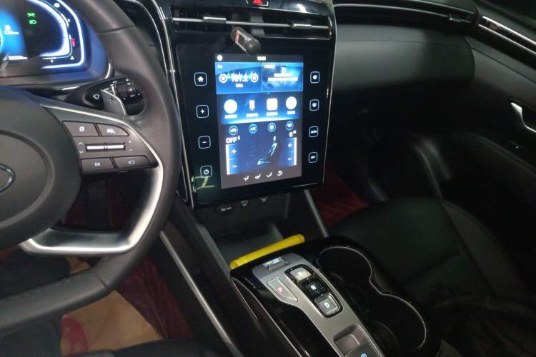Used Hyundai Tucson 2023 Tucson L 1.5T Automatic Two-Wheel Drive GLX Elite Edition Audio And AC Panel