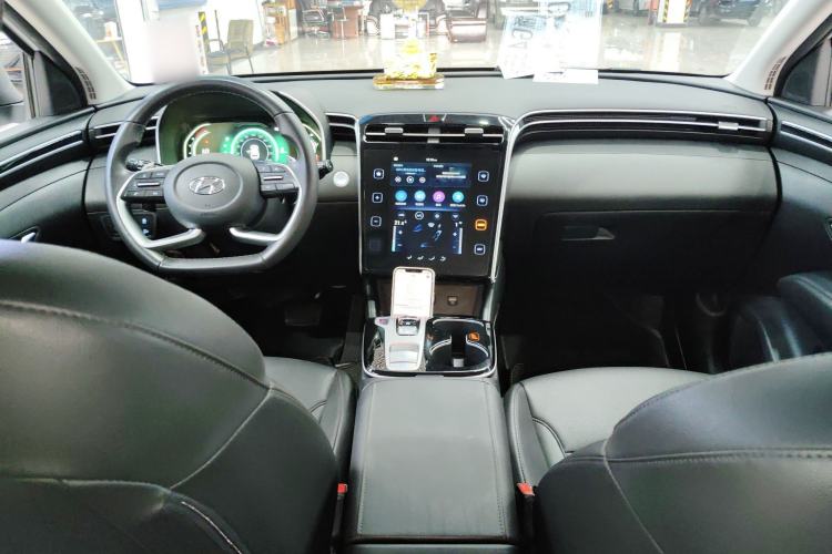 Used Hyundai Tucson 2023 Tucson L 1.5T Automatic Two-Wheel Drive GLX Elite Edition Center Console