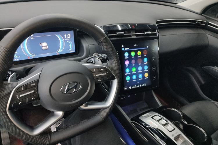Used Hyundai Tucson 2023 Tucson L 1.5T Automatic Two-Wheel Drive LUX Prestige Edition Center Console