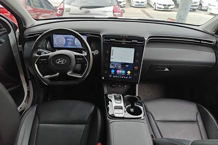 Used Hyundai Tucson 2023 Tucson L 1.5T Automatic Two-Wheel Drive LUX Prestige Edition Center Console
