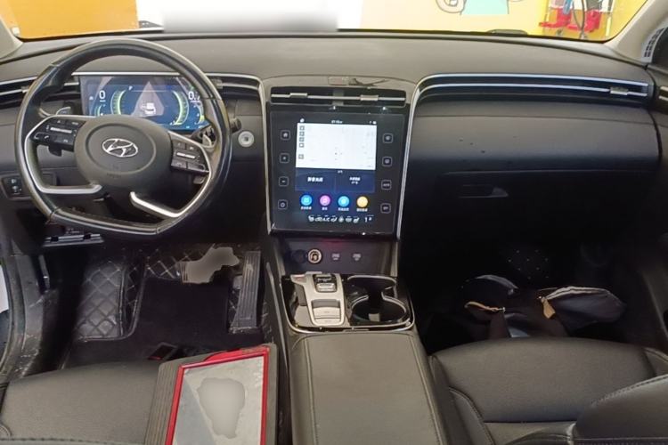 Used Hyundai Tucson 2023 Tucson L 1.5T Automatic Two-Wheel Drive LUX Prestige Edition Center Console