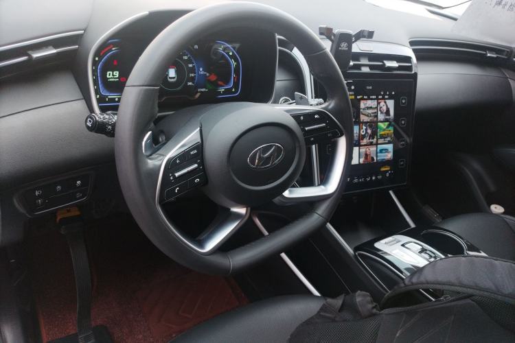 Used Hyundai Tucson 2023 Tucson L 1.5T Automatic Two-Wheel Drive GLX Elite Edition Center Console