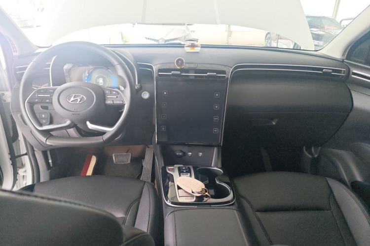 Used Hyundai Tucson 2023 Tucson L 1.5T Automatic Two-Wheel Drive GLX Elite Edition Center Console
