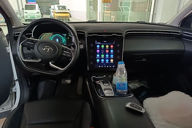 Used Hyundai Tucson 2023 Tucson L 1.5T Automatic Two-Wheel Drive DLX Luxury Edition Center Console