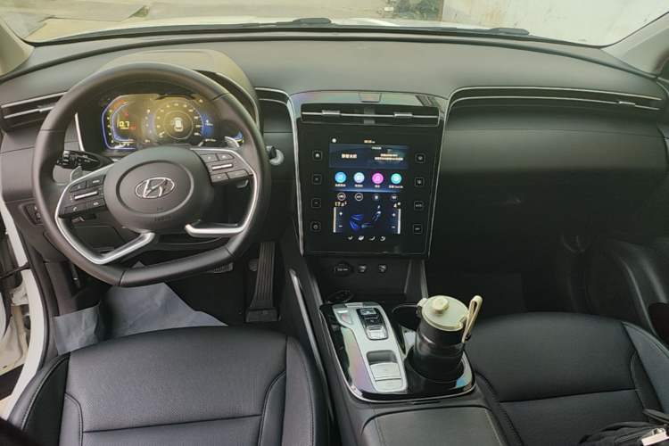 Used Hyundai Tucson 2023 Tucson L 1.5T Automatic Two-Wheel Drive GLX Elite Edition Center Console