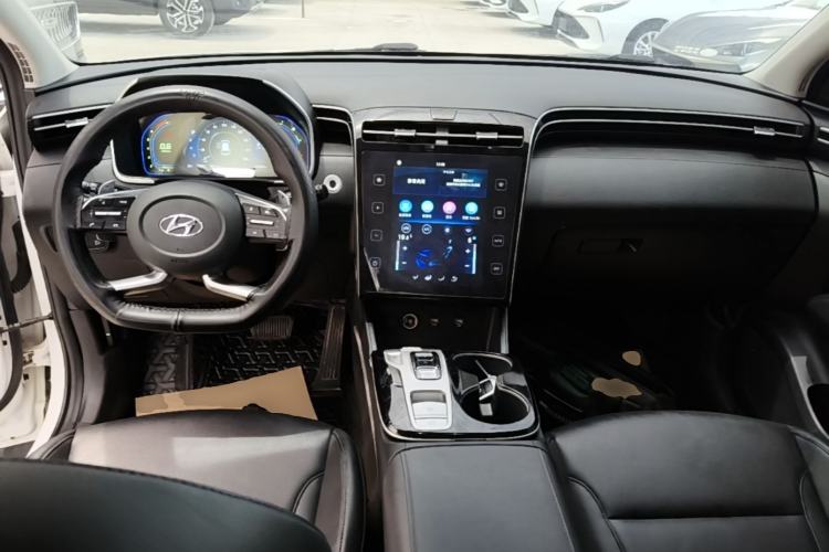 Used Hyundai Tucson 2023 Tucson L 1.5T Automatic Two-Wheel Drive GLX Elite Edition Center Console