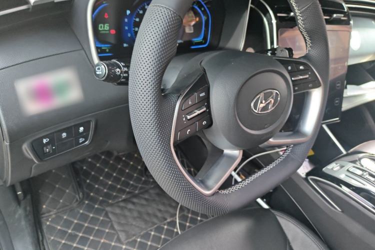 Used Hyundai Tucson 2023 Tucson L 1.5T Automatic Two-Wheel Drive GLX Elite Edition Center Console