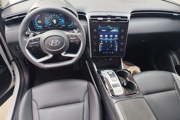 Used Hyundai Tucson 2023 Tucson L 1.5T Automatic Two-Wheel Drive GLX Elite Edition Center Console