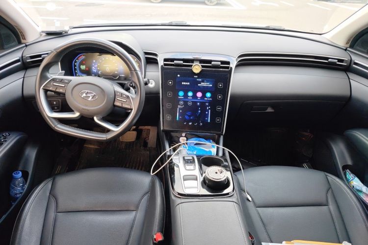 Used Hyundai Tucson 2023 Tucson L 1.5T Automatic Two-Wheel Drive GLX Elite Edition Center Console