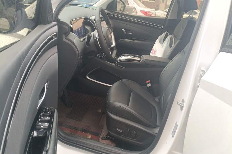 Used Hyundai Tucson 2023 Tucson L 1.5T Automatic Two-Wheel Drive LUX Prestige Edition Driver Seat