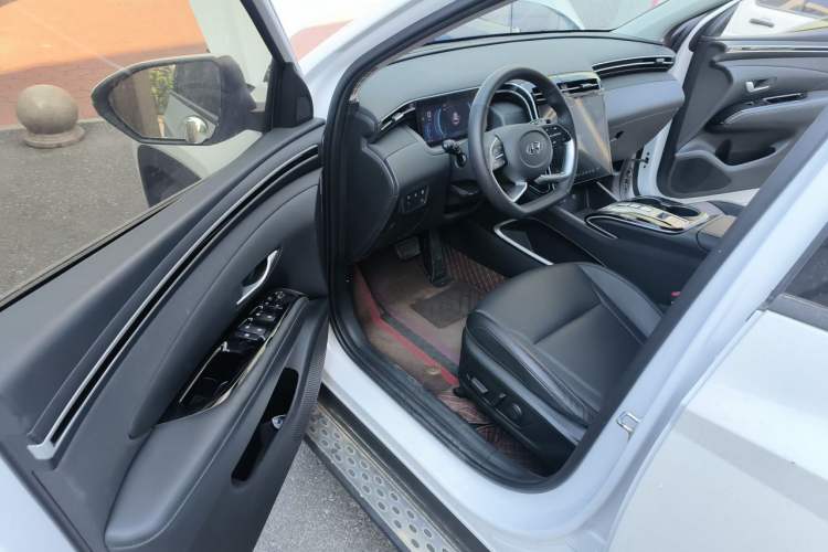 Used Hyundai Tucson 2023 Tucson L 1.5T Automatic Two-Wheel Drive LUX Prestige Edition Driver Seat