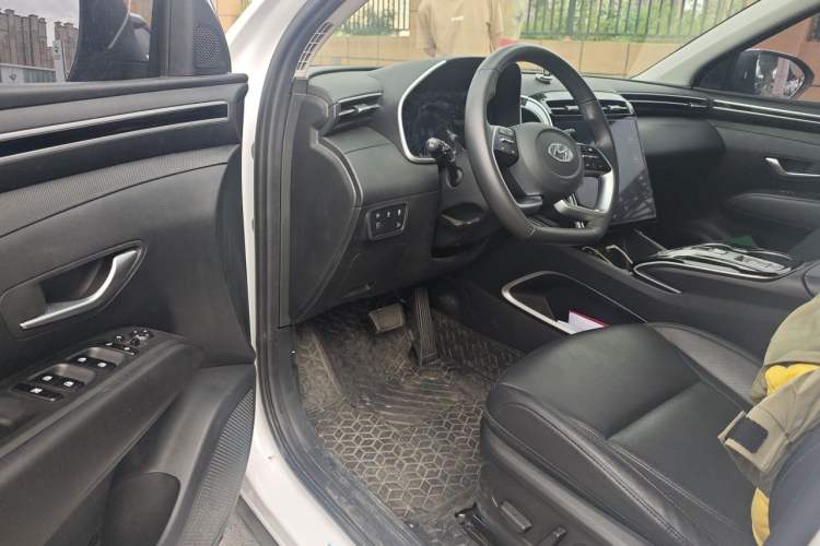 Used Hyundai Tucson 2023 Tucson L 1.5T Automatic Two-Wheel Drive GLX Elite Edition Driver Seat