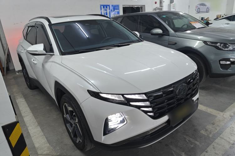 Used Hyundai Tucson 2023 Tucson L 1.5T Automatic Two-Wheel Drive DLX Luxury Edition Front Right 45 Deg
