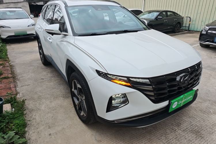 Used Hyundai Tucson 2023 Tucson L 1.5T Automatic Two-Wheel Drive DLX Luxury Edition Front Right 45 Deg
