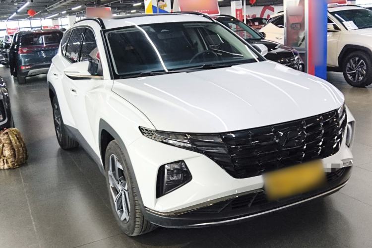 Used Hyundai Tucson 2023 Tucson L 1.5T Automatic Two-Wheel Drive LUX Prestige Edition Front Right 45 Deg
