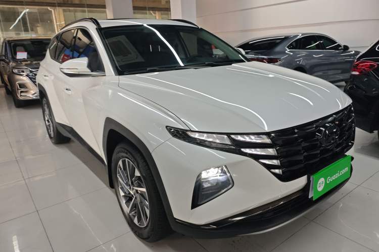 Used Hyundai Tucson 2023 Tucson L 1.5T Automatic Two-Wheel Drive GLX Elite Edition Front Right 45 Deg