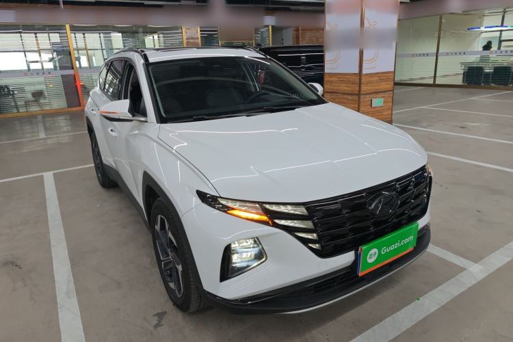 Used Hyundai Tucson 2023 Tucson L 1.5T Automatic Two-Wheel Drive DLX Luxury Edition Front Right 45 Deg